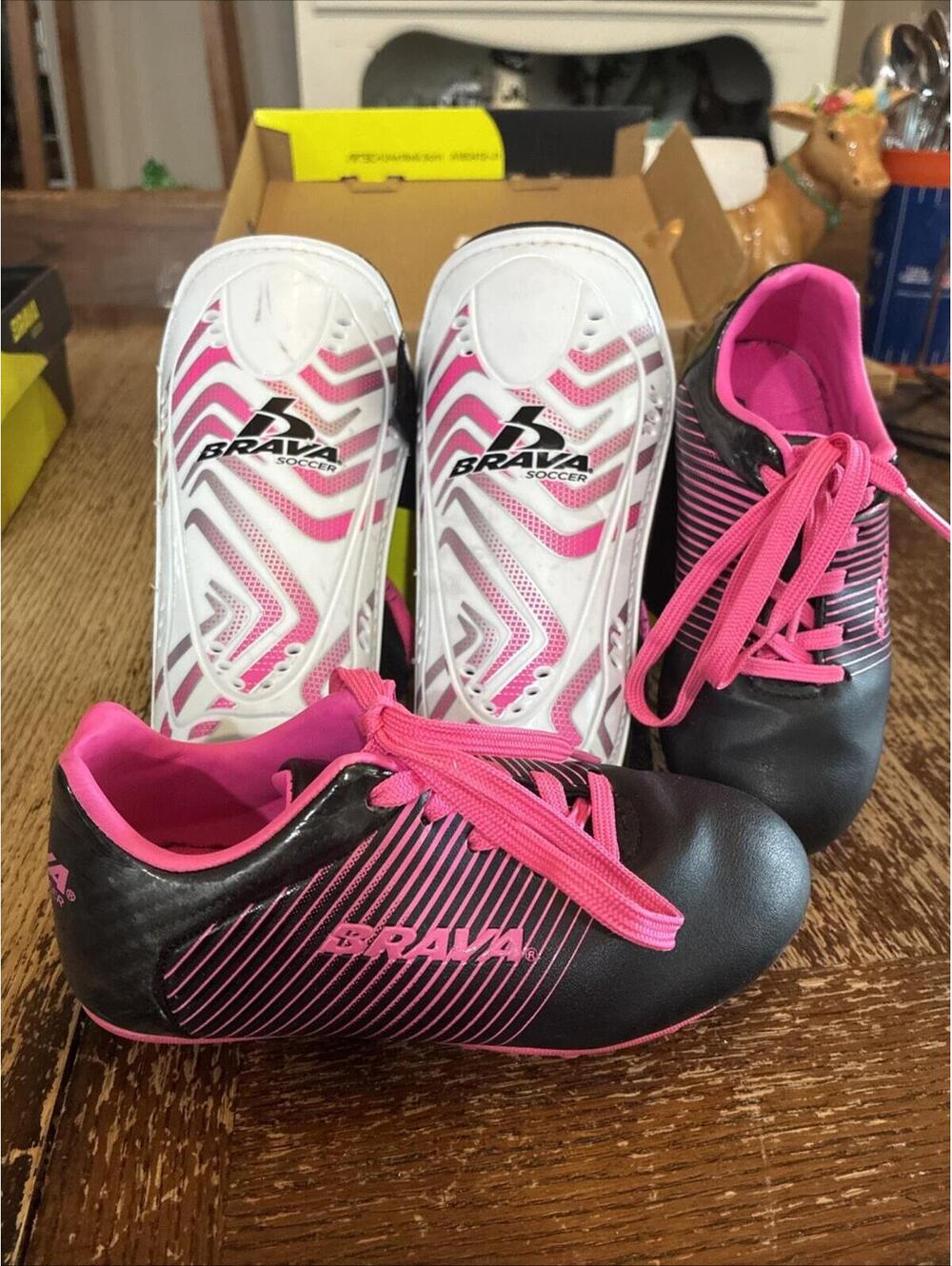 Brava Soccer Girl's Soccer Cleats Pink Black Size 10 D WITH SHIN GUARDS